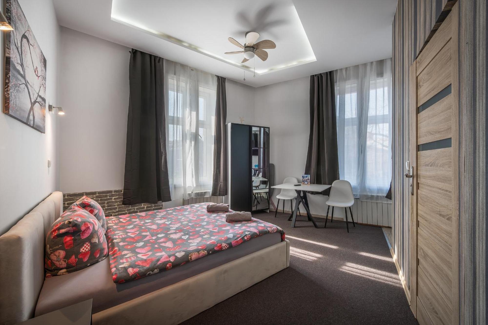 70S Guest Room Krasków Eksteriør bilde
